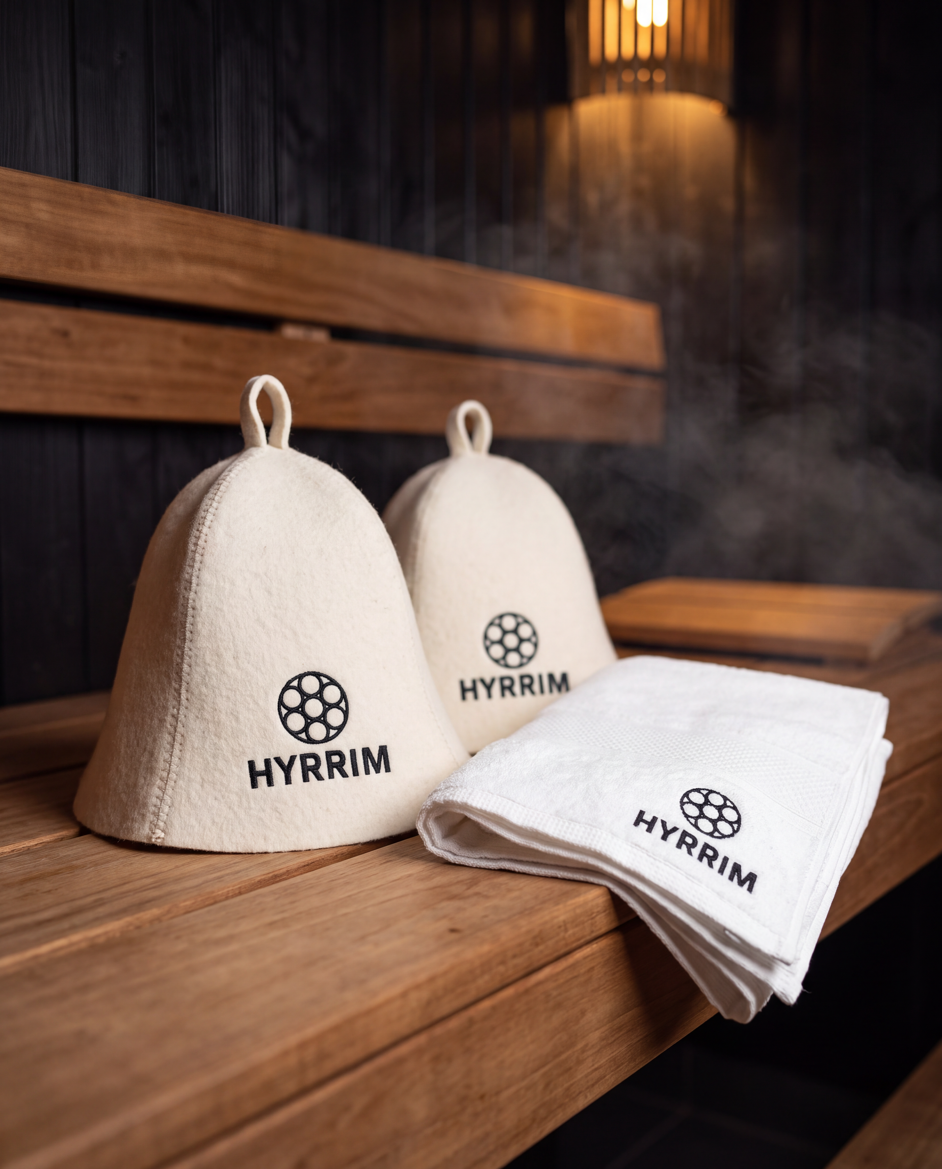 Hyrrim badstusett med hatter og håndkle